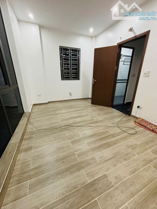 Nhà 4 tầng độc lập, đường 8m ô tô qua lại gần Metro, bến xe Thượng Lý - 5