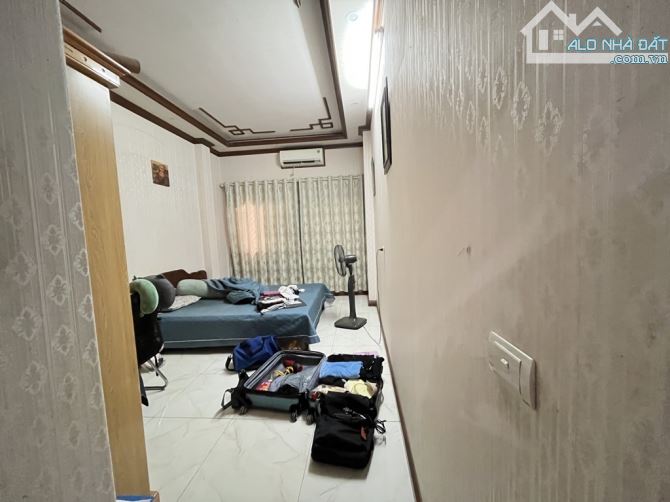 MUA ĐẤT TẶNG NHÀ 3 TẦNG 48M. ĐẸP LUNG LINH NHƯ HOA HẬU .CHỈ VIỆC KÉO VALI VỀ Ở - 5