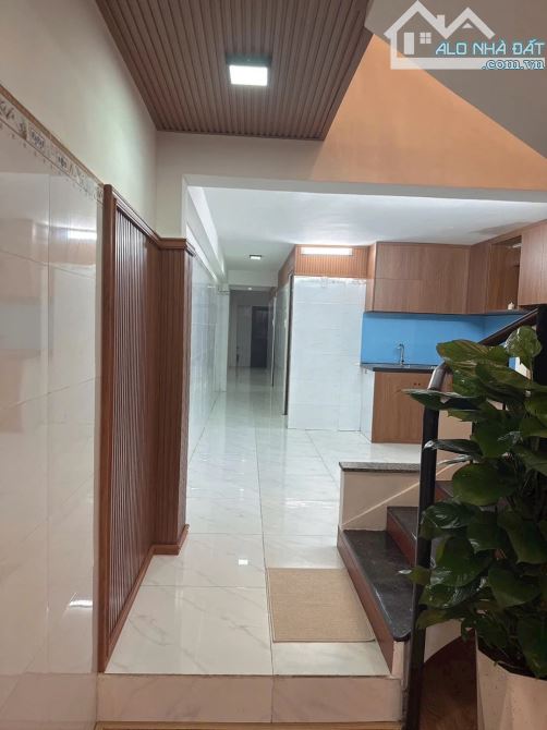SIÊU HÓT NHÀ 2 TẦNG MẶT TIỀN TÔN ĐẢN MỚI ĐẸP GẦN BXE DT 70M2 NGANG 3.5M CHỈ 5.2 TỶ - 6
