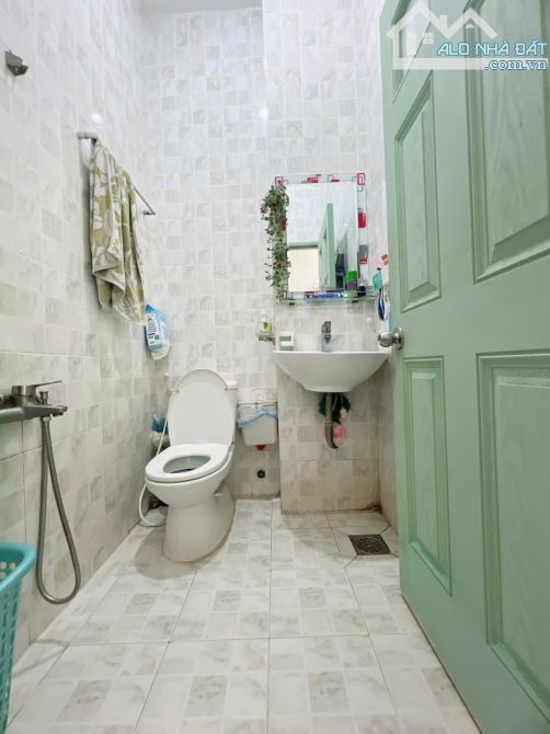🏠🏠 NHÀ 3 TẦNG BÊ TÔNG KIÊN CỐ TỚI NÓC - TÔN ĐẢN Q.4 - HOÀN CÔNG ••• GIA : 8 TY 💲 TL - 6