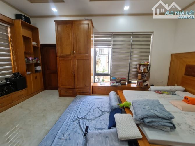 Nhà  Linh Trung kế Bên Hoàng Diệu 2 - 6