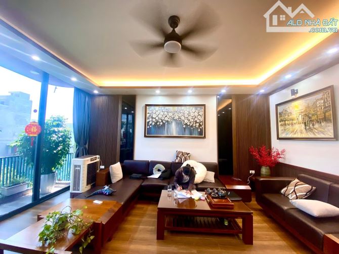100m² - Mt: 5,4m - NHÀ DÂN XÂY- 6 TẦNG THANG MÁY , Ô TÔ TRÁNH , NỘI THẤT CAO CẤP - 6
