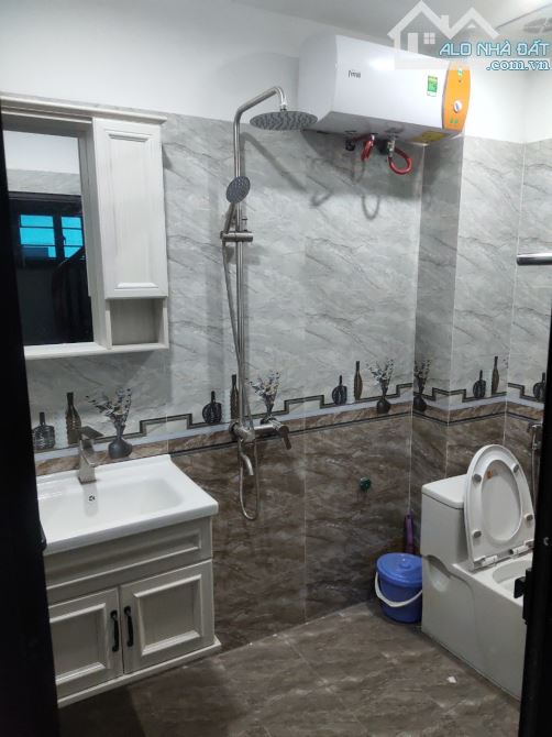 Cho thuê nhà nguyên căn diện tích 33m2 x 6 tầng, có gara ô tô , giá 9,5tr/tháng - 6