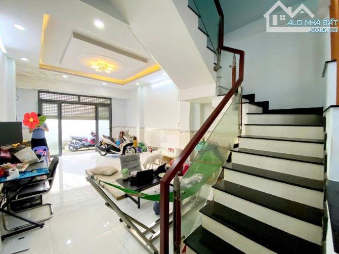 NHÀ GẦN TRƯỜNG TÂN TRỤ - BÁCH HOÁ XANH - 46M2 - 2 TẦNG BTCT - GIÁ 4.X TỶ - 6
