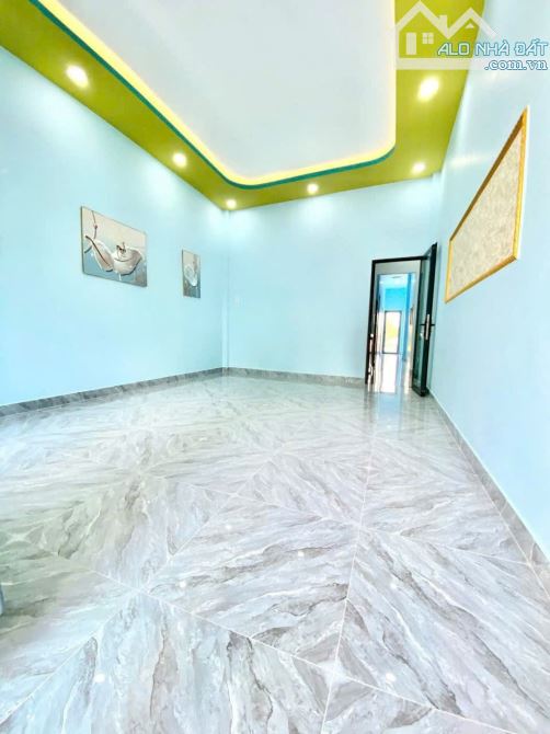 NHÀ ĐẸP MỚI XÂY GẦN CHỢ HÓC MÔN - 6