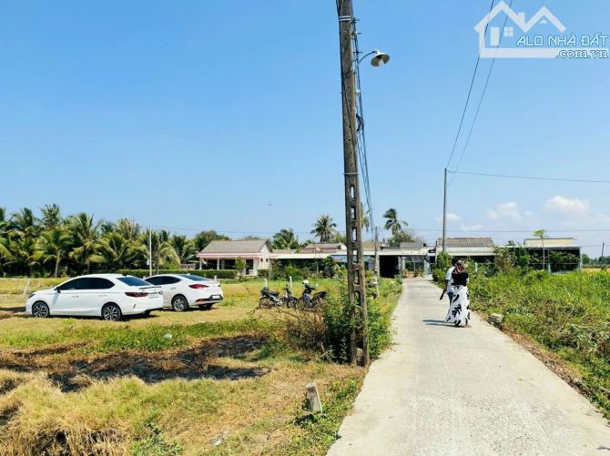 Hàng Vip, 150m2 đất thổ cư 5x 30m đường hàng cau vua, 380tr - 6