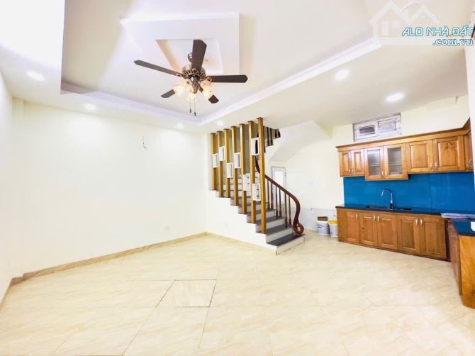 NHÀ ĐẸP ĐÔNG THIÊN- HOÀNG MAI - Ô TÔ ĐỖ CỬA – ĐƯỜNG THÔNG CÁC NGẢ– GIÁ NHỈ 7 TỶ - 6