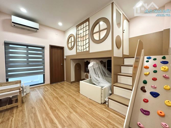 Cần Bán nhà  PHÚ NHUẬN, P8, Đ. HOÀNG VĂN THỤ - NHÀ ĐẸP HIỆN ĐẠI 5 tầng - 6