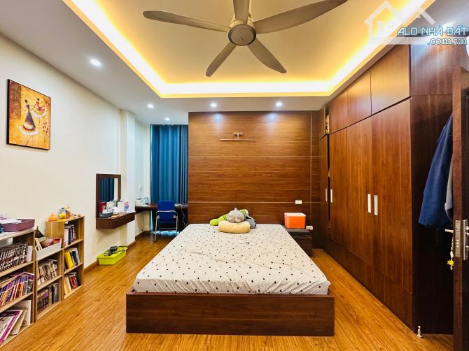 NHÀ 6 TẦNG THANG MÁY GẦN NGÃ 3 TÂY, VỚI NGÕ 167, GIÁ CHỈ 15.5 Tỷ - 6