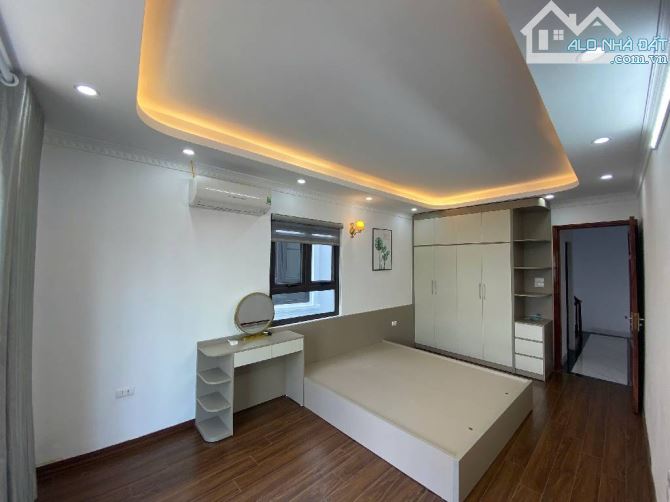 HIẾM, OTO đậu cửa, Bát Khối - Long Biên 40M x 5T giá nhỉnh 6 Tỷ - 6