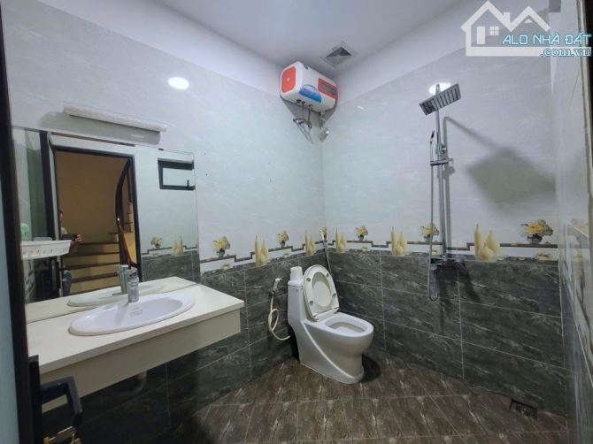 Bán nhà Thạch Bàn, 35m2, mt4m, nở hậu, giá chào 5.75 tỷ - 6
