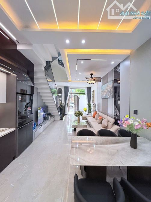 [TIN NÓNG] 1 SIÊU PHẨM NHÀ PHỐ sát HÀ HUY TẬP: 80,5m² =4,5 x18m , 3 TẦNG 3 mê đúc 4 PN 4WC - 6