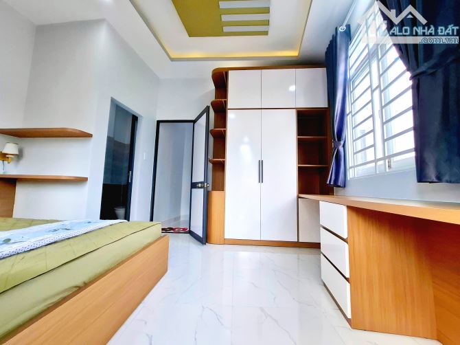 Chủ Ngợp,Bán Rẻ Nhà Hẻm Ôtô Ni Sư Huỳnh Liên Tân Bình Gần Q.10,30m2,5tầng mới đẹp chỉ 5ty3 - 6