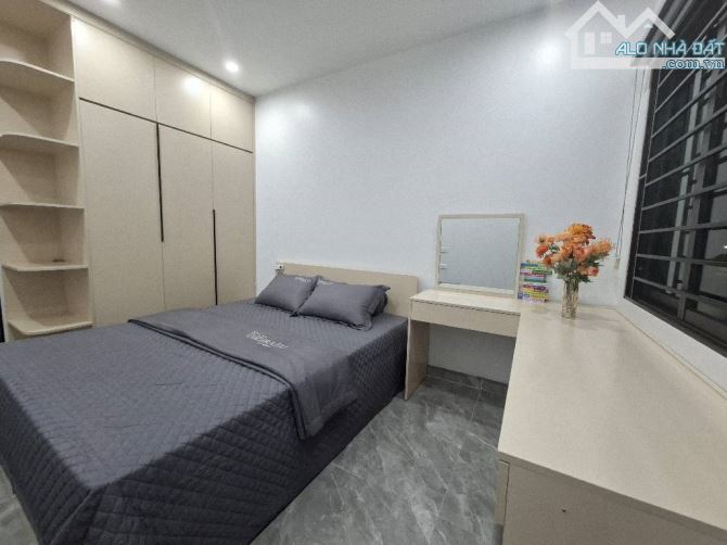 NGỌC THỤY PHÂN LÔ NHÀ 7 TẦNG THANG MÁY. Ô TÔ 7 CHỖ. Ô TÔ TRÁNH. 16.2 TỶ - 7