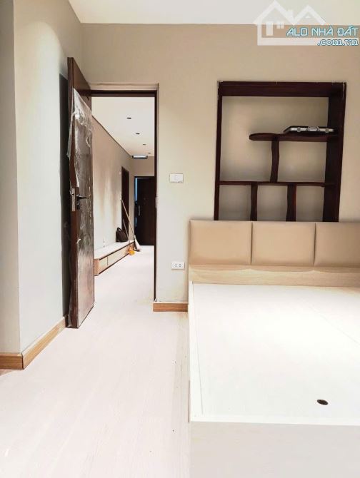 NHÀ E6 TT ĐO LƯỜNG - HOÀNG QUỐC VIỆT - CĂN GÓC - FULL NỘI THẤT - DT: 41.5/71M2 - 4.25 TỶ - 7