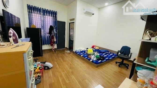 🏡H.I.ẾM!!  Nhà Lê Văn Khương 5.5 x 13m. Hẻm xe hơi, 3 phòng ngủ, 2 tầng. Nhỉnh nhẹ 4 tỷ - 7
