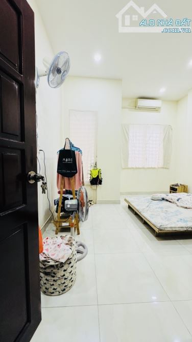📣 QUẬN 5 – 2 MẶT HẺM THÔNG – XE HƠI VÀO TỚI NHÀ – 43M² – 3 TẦNG BTCT – 3PN – NHỈNH 10 TỶ - 7
