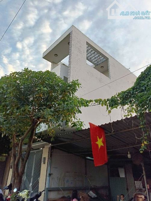 Bán nhà Hóc Môn, HXT 6m, 110m2 (5.1x22), 3 tầng, nhỉnh 4 tỷ - 7
