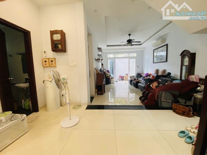 Bán biệt thự Bình Thạnh - 180m2 • đường nhựa 16m - khu biệt thự - 7