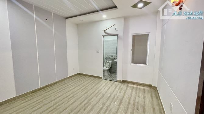 Cho thuê nhà 4x18 đúc 3lầu st 5pn 5wc - khu phân lô - 7