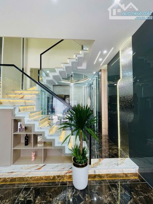 Bán nhà xây mới 100% hẻm xe hơi 4,5m đường số 44, P.14, 4 x 13, 4 tầng giá 6.85 tỷ tl - 7