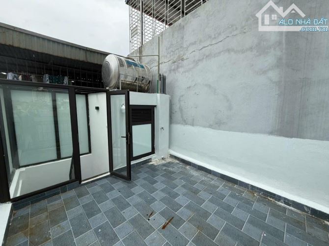 Ngõ 25 Vũ Ngọc Phan — 33m² x 6T • MT 4.3m • Thang máy • Sổ đỏ hoa hậu • 8.3T (TL) - 7