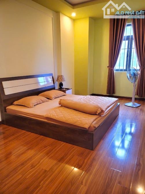 TRUNG TÂM QUẬN 9- BIỆT THỰ SÁT GLOBAL CITY -168M2( 8mx21m) - 3 TẦNG - 7