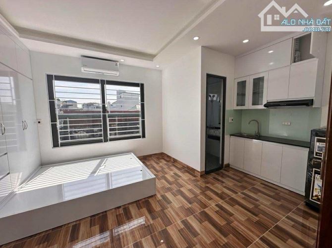 Mỹ Đình, Lô góc 3 thoáng, dân xây, Ô tô 3 bước, DT 35m2 x 5 tầng, MT 4m, Giá 9 tỷ - 7