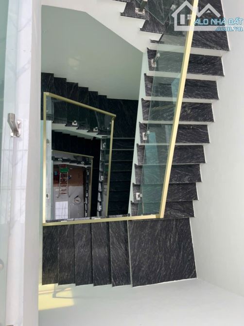 Nhà đẹp, giá rẻ. 90m*4 tầng*phun nội thất, hơn 100triệu/m2 tại thương thanh long biên. - 7