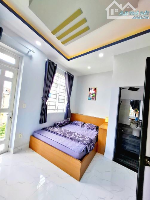 Chủ Ngợp,Bán Rẻ Nhà Hẻm Ôtô Ni Sư Huỳnh Liên Tân Bình Gần Q.10,30m2,5tầng mới đẹp chỉ 5ty3 - 7