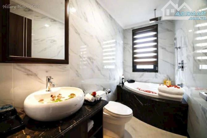 TỔNG GIẢM 7 TỶ CÒN 63 TỶ👉 BÁN GẤP TÒA 8T MP ÂU CƠ 136M2 MT: 10M - SẴN HĐ 250TR/THÁNG. - 8