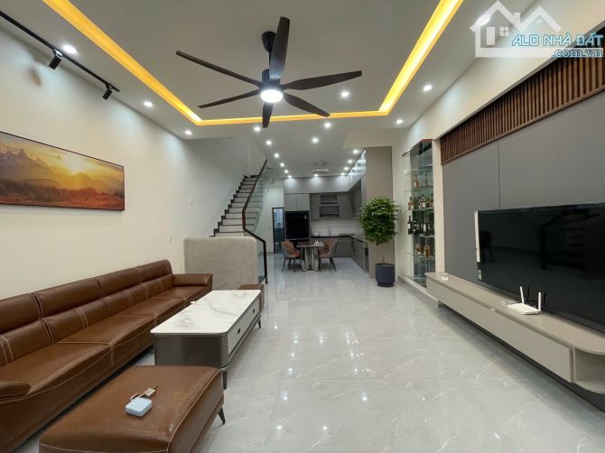 Bán nhà 3 tầng siêu đẹp đường Đặng Văn Chung - Nam Hoà Xuân - Ngũ Hành Sơn - 8