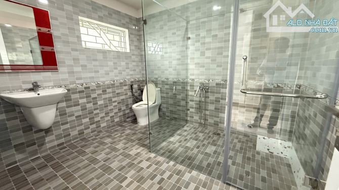 Nhà 3,5 tângd siêu đẹp, gần biển, kđt phước long b, tặng toàn bộ nội thất, giá chỉ 8,5 tỉ - 8