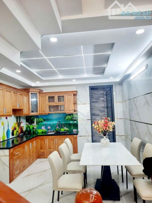 Thanh lý gấp nhà Mã Lò - Q. Bình Tân rẻ hơn giá TT 30% - 70m², 5 tầng - SHR giá 6tỷ2 - 8