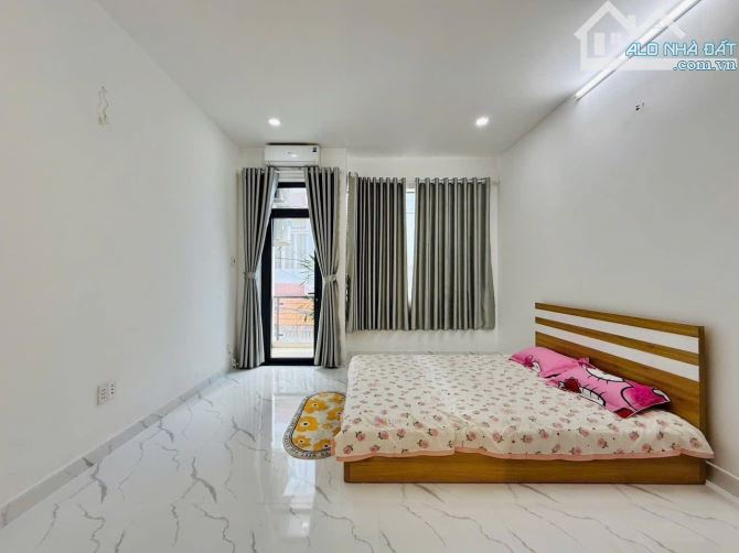 Bán nhà hẻm 1/, 51.2m2 ngay Hồ Văn Huê, Phú Nhuận. Giá: 4 Tỷ 225. SHR, hẻm xe hơi 5m - 8