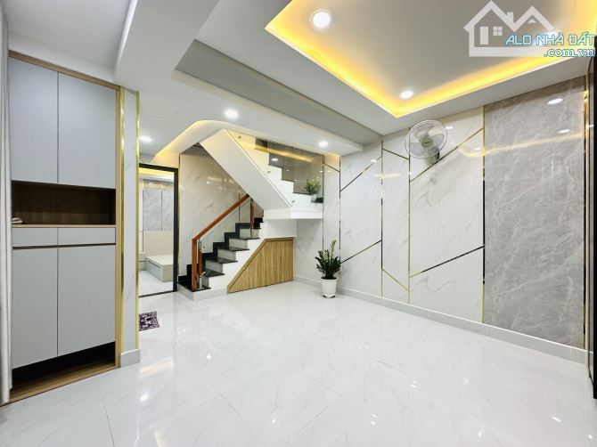 Nhà Phú Nhuận - 43m2 - 4 tầng 5PN - 10m ra mặt tiền xe hơi tránh - Đoàn Thị Điểm - 8,3 tỷ - 8