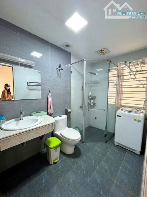 Cho thuê căn hộ 2 ngủ rộng Waterfront City, DT: 80m2. - 8