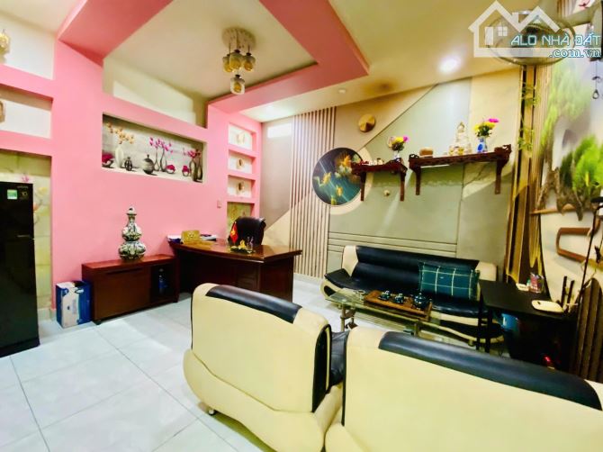 Siêu phẩm hẻm 7m, 1 Trục, Đ Phạm Văn Chiêu DT 4,4x17m, 3 tấm, HĐT 17tr/tháng, giá 7,1 tỷ - 8