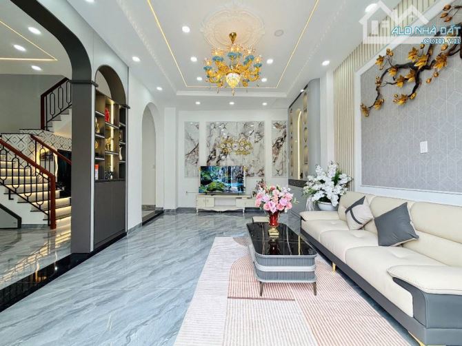 LÊN SÓNG CĂN VILLA MẶT TIỀN 8M TUYỆT ĐẸP BÙI QUANG LÀ - GÒ VẤP - 8