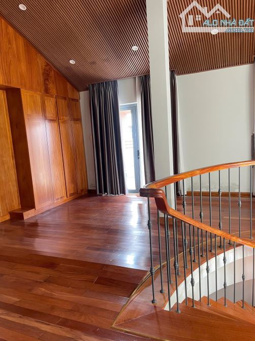 Bán Biệt Thự MT Đường Hoa - Khu Phan Xích Long. 8 x18m. Hầm 3Tầng Giá Chỉ 59tỷ - 8