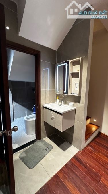 BÁN NHÀ ĐẸP 3 LẦU NGAY HOÀNG TRỌNG MẬU, P.TÂN HƯNG, QUẬN 7-DT 50M-3 PN .CHỈ 6 TỶ 5 - 8