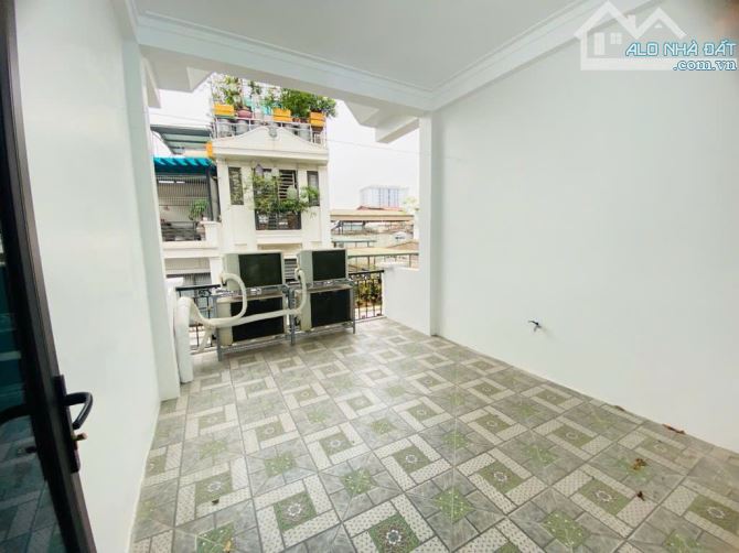 Hoàng Mai Mặt Ngõ 65m,Thang Máy, 4 Tầng, 4 Ngủ, Cách Phố 15m,Chính Chủ 12.5 Tỷ - 8