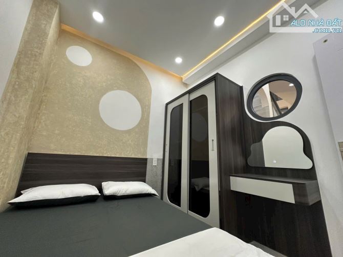 🟢PHAN VĂNBTRỊ -GẦN CHỢ BÀ CHIỂU-GIÁP Q 1-DTSD: 72M2 +2TẦNG-3PN(PN DƯỚI TRỆT) CHỈ:6 TY🟢M - 8