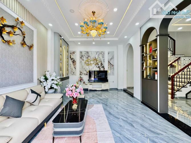 Vila Hẻm 6m Bùi Quang Là P12💎 Diện tích: 8,9m x 10m 3 Lầu 4PN 5WC💵8,6 Tỷ - 8