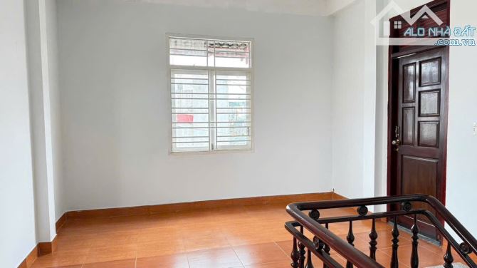 NHÀ 1 TRỆT 2 LẦU + 1 TUM MẶT TIỀN ĐƯỜNG AN DƯƠNG VƯƠNG - DT - 8