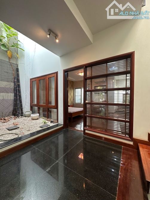 Bán biệt thự Tân Bình - 173m2 - sân vườn thoáng mát - 3 tầng - 8