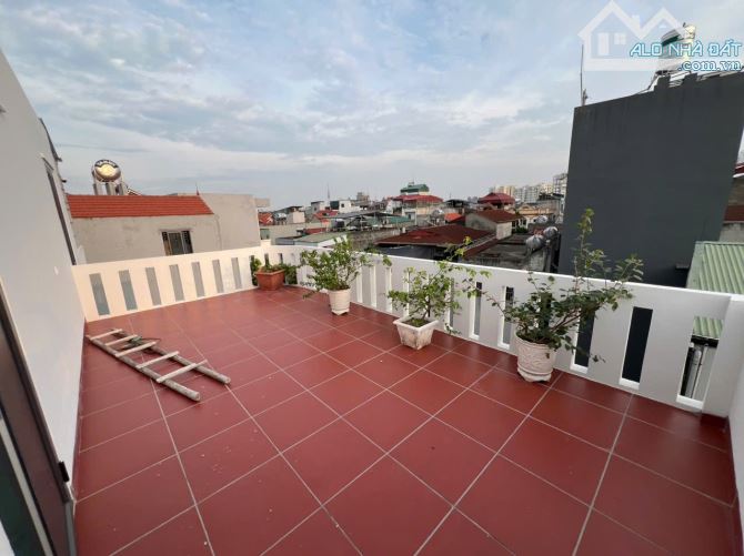 Nhà đẹp, giá rẻ. 90m*4 tầng*phun nội thất, hơn 100triệu/m2 tại thương thanh long biên. - 8