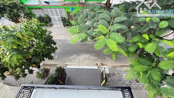Nhà 3,5 tângd siêu đẹp, gần biển, kđt phước long b, tặng toàn bộ nội thất, giá chỉ 8,5 tỉ - 9