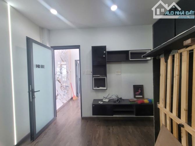 BÁN NHÀ NGAY NGÃ 6 CẦU VƯỢT GÒ VẤP - 3 TẦNG - 4.5Mx15M - NHỈNH 6 TỶ - 9