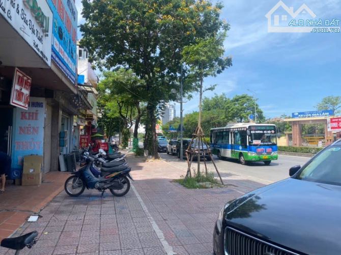Bán nhà   Mặt phố  nv cừ  1 hầm 9 nổi kd  dòng tièn 5tỷ /năm dt và mt rộng - 9